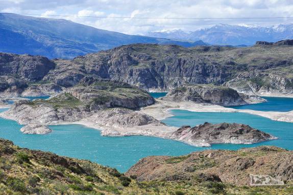 A bela Laguna verde, no caminho entre Chile Chico e a Carretera Austral, no sul do Chile